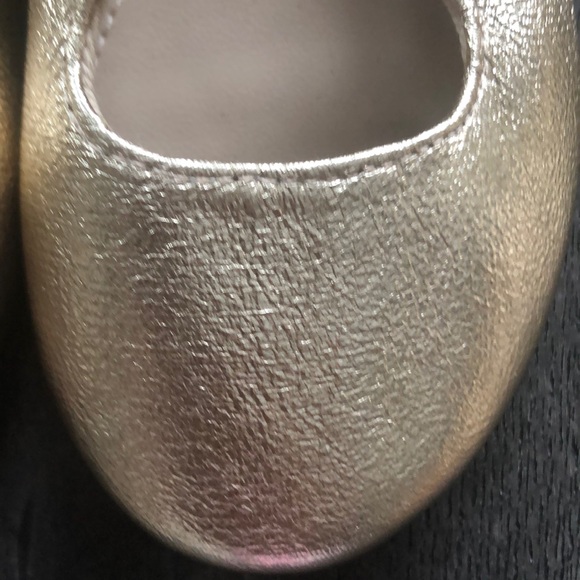 💛HP 7/29💛Zara gold color girl’s flats. - Picture 4 of 8